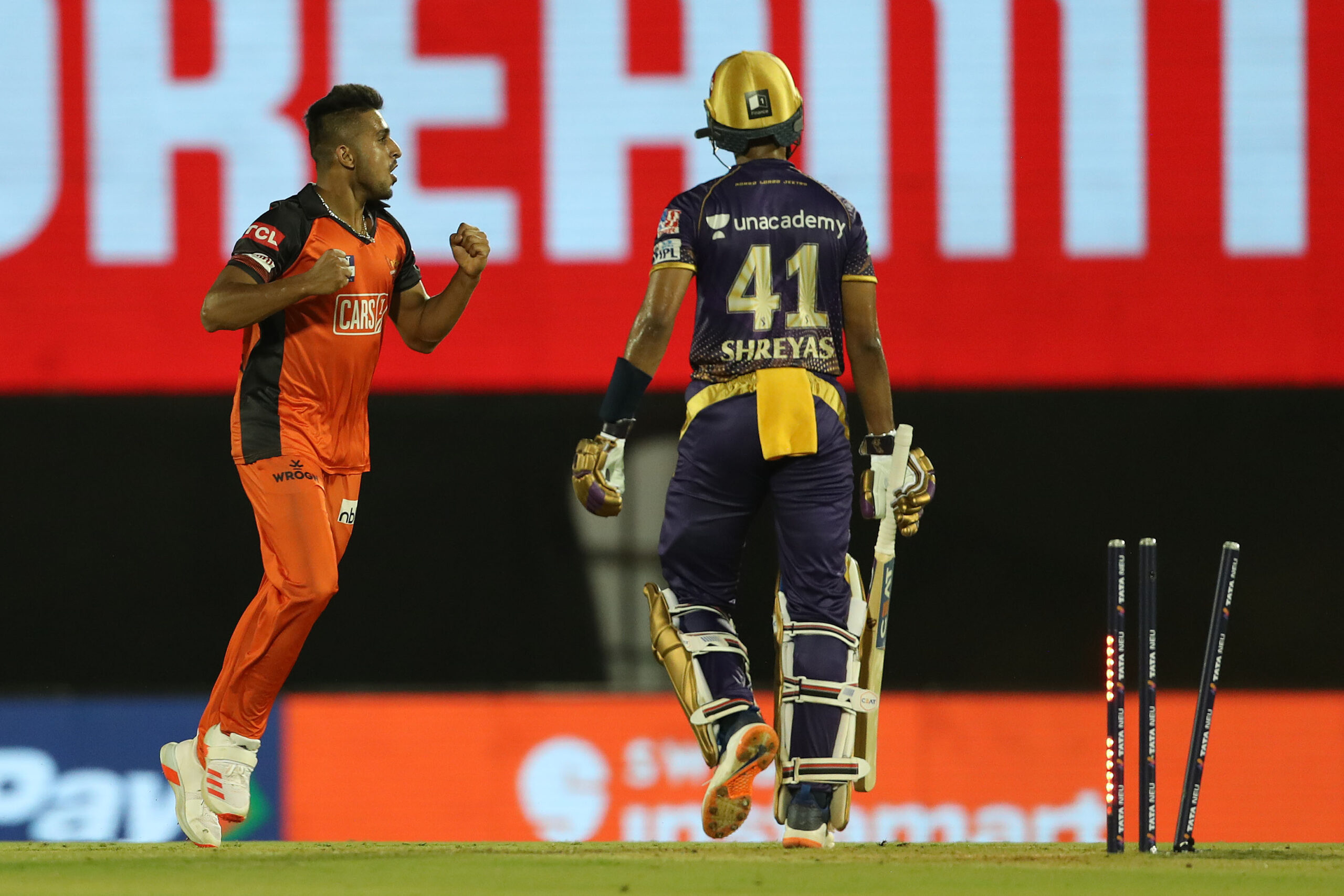 Sunrisers Hyderabad defeated Kolkata Knight Riders by 7 wickets