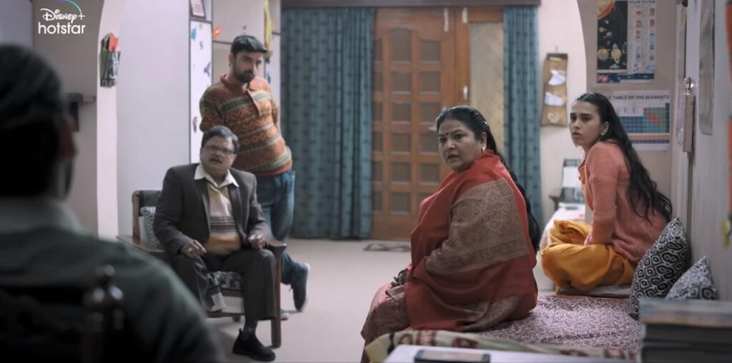Ghar Waapsi Review: An Emotional Tale with an Endearing Story 