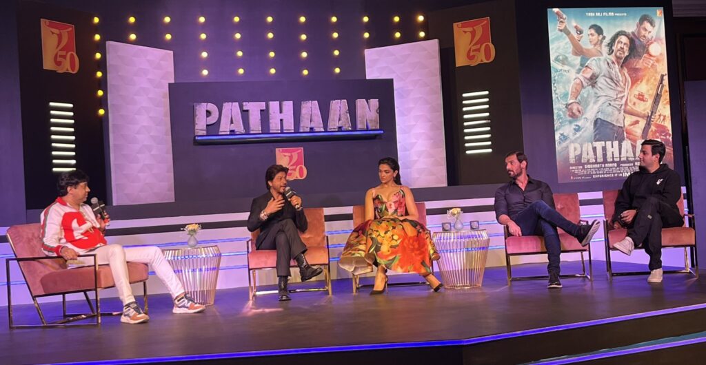 Pathaan 500 Crore Event- SRK Gives Befitting Reply To Trolls With 'Amar Akbar Anthony' Example